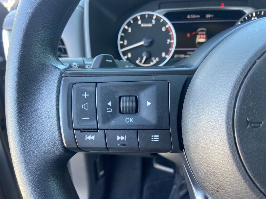 Used 2024 Nissan Rogue SV FWD image 27