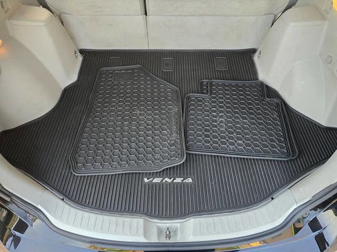 Used 2012 Toyota Venza LE image 38