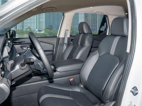 Certified 2025 Honda Pilot EX-L image 19