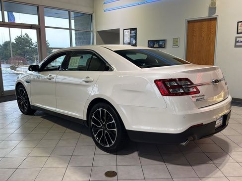 Used 2017 Ford Taurus SEL w/ Equipment Group 201A image 4