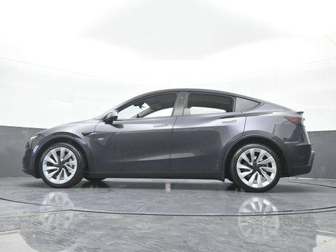 Used 2026 Tesla Model Y 2WD image 50