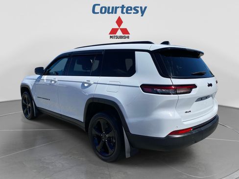 Used 2023 Jeep Grand Cherokee L Laredo AWD/4WD image 3
