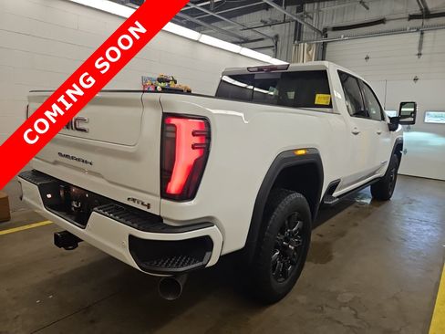 Used 2024 GMC Sierra 3500 AT4 w/ AT4 Premium Plus Package AWD/4WD image 5
