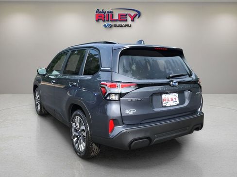 Used 2025 Subaru Forester Touring image 3