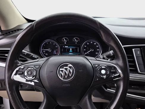 Used 2019 Buick Enclave Essence FWD image 9