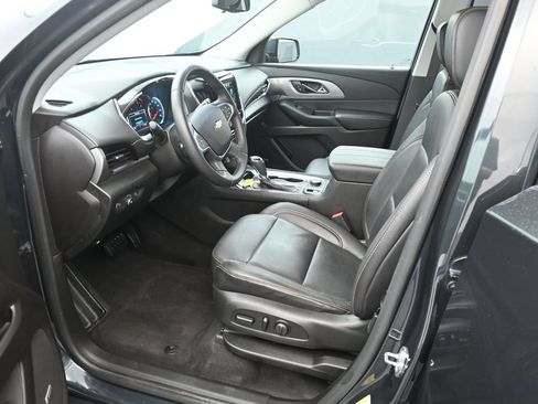 Used 2018 Chevrolet Traverse LT FWD image 16