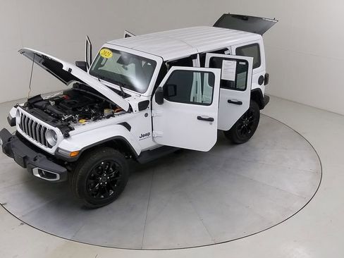 Used 2025 Jeep Wrangler Unlimited Sahara AWD/4WD image 54