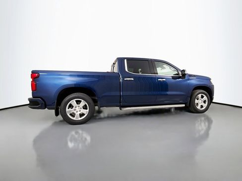 Used 2022 Chevrolet Silverado 1500 High Country w/ Technology Package image 8
