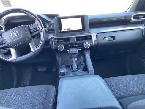 Used 2025 Toyota 4Runner SR5 AWD/4WD image 15