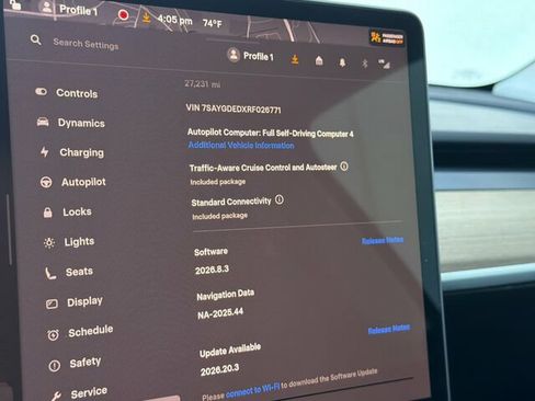 Used 2024 Tesla Model Y 2WD image 35