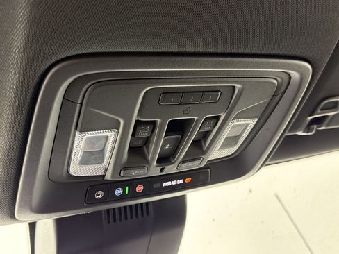Used 2024 Chevrolet Silverado 2500 High Country w/ High Country Premium Package AWD/4WD image 19