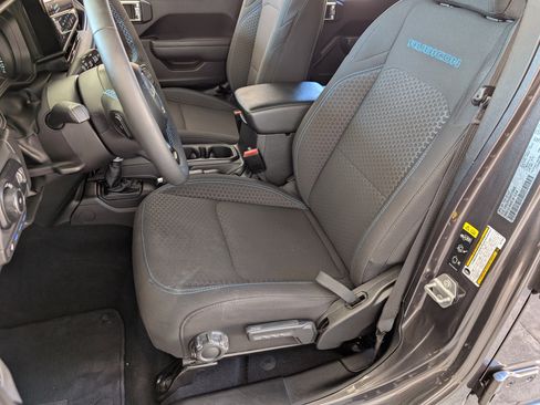 Used 2025 Jeep Wrangler Unlimited Rubicon 4xe w/ Convenience Group image 16