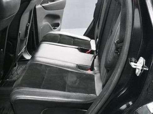 Used 2018 Jeep Grand Cherokee Altitude AWD/4WD image 14