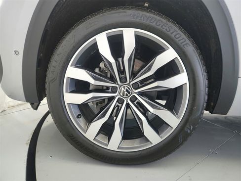 Used 2021 Volkswagen Atlas Cross Sport SEL Premium image 39