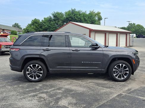 Certified 2024 Jeep Grand Cherokee Overland w/ Trailer Tow Package image 13