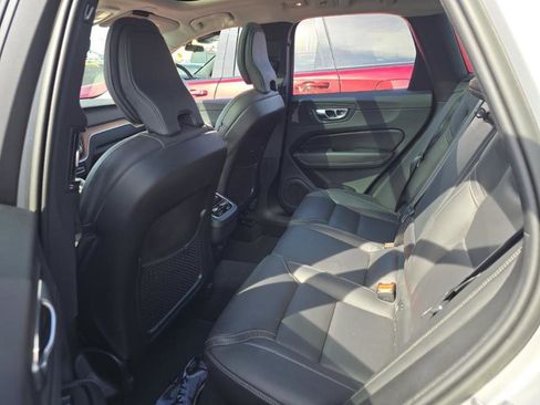 Used 2023 Volvo XC60 B6 Ultimate image 10