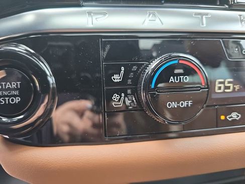 New 2026 Nissan Pathfinder Platinum image 27
