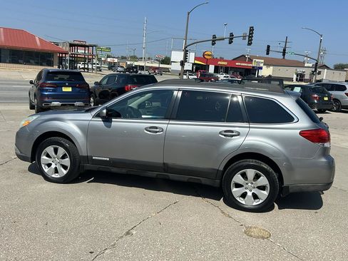Used 2010 Subaru Outback 2.5i Premium AWD/4WD image 6