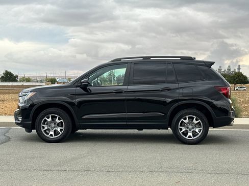 Used 2023 Honda Passport TrailSport image 7