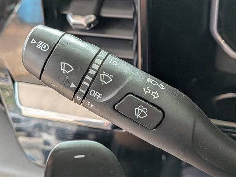 Used 2022 GMC Sierra 1500 SLT w/ SLT Premium Plus Package image 31