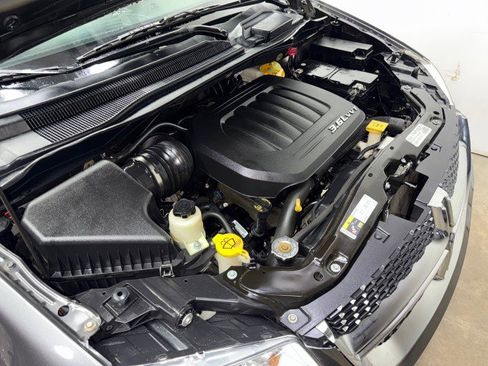 Used 2017 Dodge Grand Caravan SXT image 46