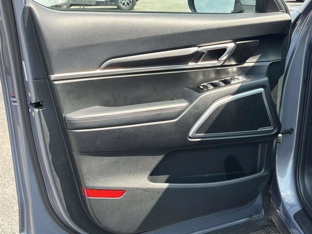 Used 2025 Kia Telluride S AWD/4WD image 15