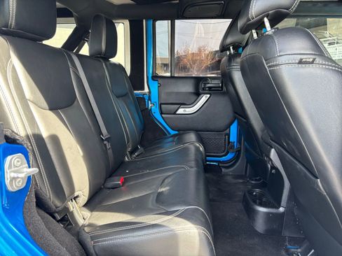 Used 2016 Jeep Wrangler Unlimited Sahara w/ Mopar Chrome Edition Group AWD/4WD image 12