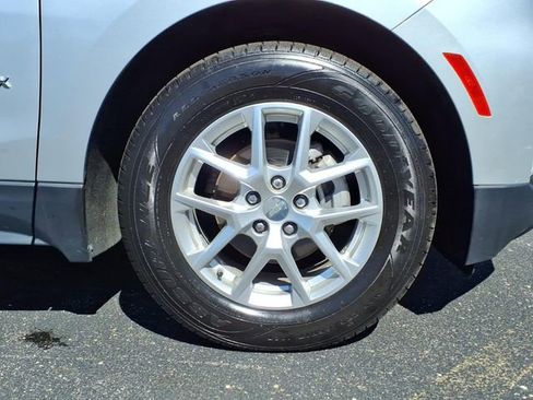 Used 2022 Chevrolet Equinox LT FWD image 9