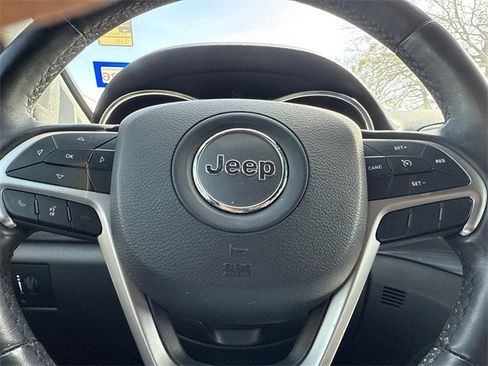 Used 2021 Jeep Grand Cherokee Laredo X image 25