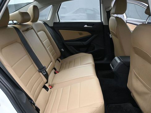 Used 2021 Volkswagen Jetta SE w/ SE Cold Weather Package FWD image 18