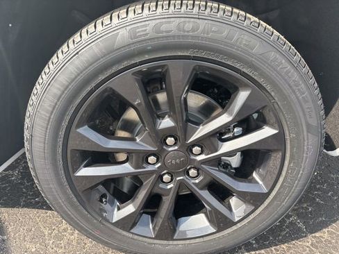 New 2026 Jeep Grand Cherokee L Limited image 28