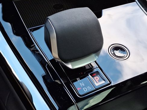 New 2025 Land Rover Range Rover Sport SE image 14