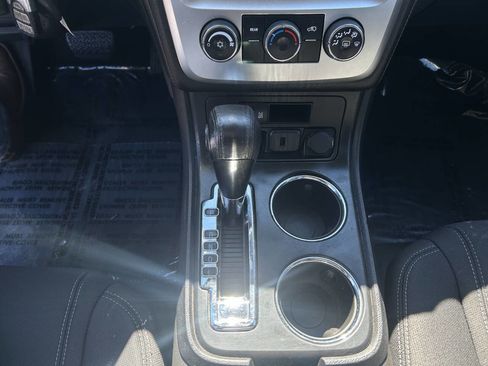 Used 2016 GMC Acadia SLE image 14