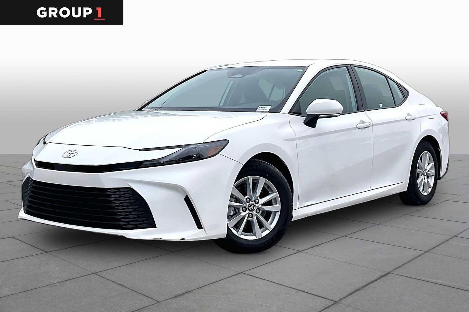 Used 2025 Toyota Camry LE w/ Convenience Package FWD image 1