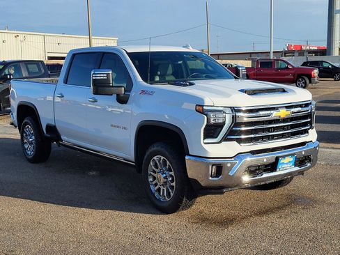 Used 2024 Chevrolet Silverado 2500 LTZ w/ LTZ Plus Package image 7
