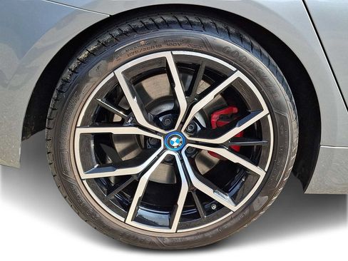 Used 2023 BMW 530e xDrive w/ Premium Package AWD/4WD image 7
