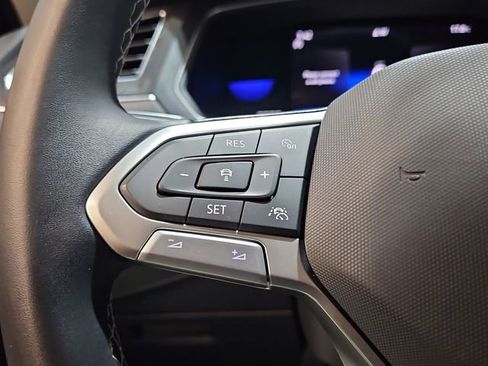 Used 2022 Volkswagen Tiguan SE image 24