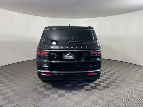 Certified 2023 Jeep Wagoneer Series III w/ Convenience Group I AWD/4WD image 4