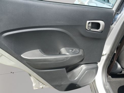 Used 2025 Hyundai Venue SEL FWD image 20
