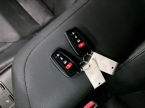 Used 2022 Toyota Camry XSE FWD image 12
