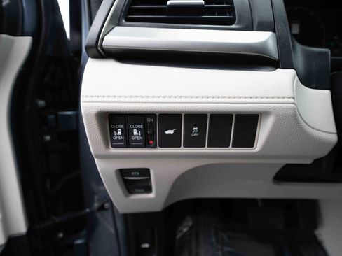 Used 2025 Honda Odyssey EX-L image 11