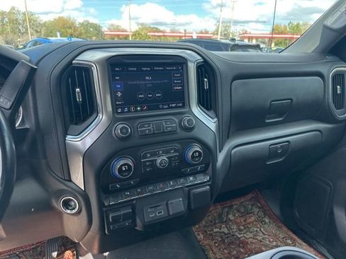 Used 2020 Chevrolet Silverado 1500 LT w/ Convenience Package image 12
