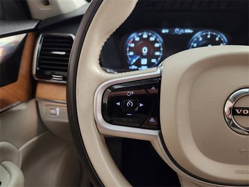 Used 2021 Volvo XC90 T6 Momentum w/ Advanced Package image 28