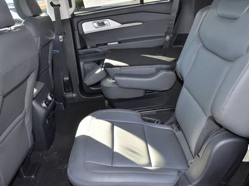 New 2025 Ford Explorer Active w/ Active Comfort Package image 11