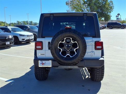 Used 2021 Jeep Wrangler Willys image 16