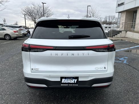 New 2026 INFINITI QX60 Luxe image 7