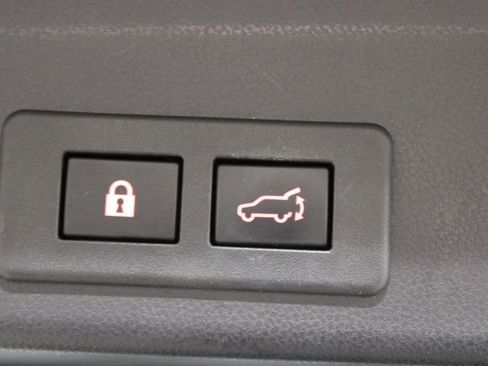 Used 2023 Subaru Ascent Limited w/ Technology Package image 17