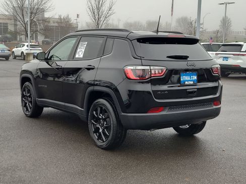 New 2026 Jeep Compass Latitude image 12