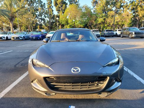 Used 2017 MAZDA MX-5 Miata RF Grand Touring RWD image 2