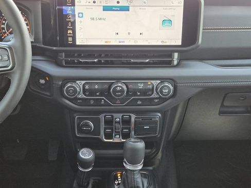 New 2026 Jeep Gladiator Sport AWD/4WD image 11